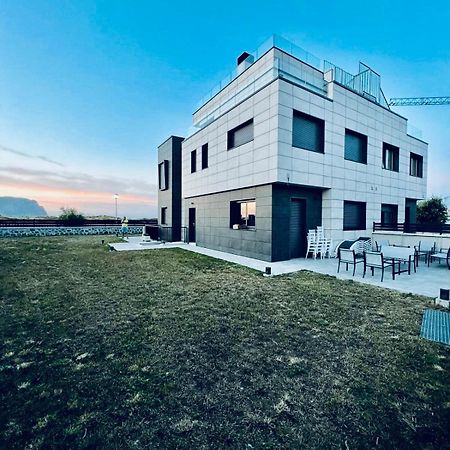 Lujosa Casa En Primera Linea Playa Increibles Vistas Mar لاريدو المظهر الخارجي الصورة